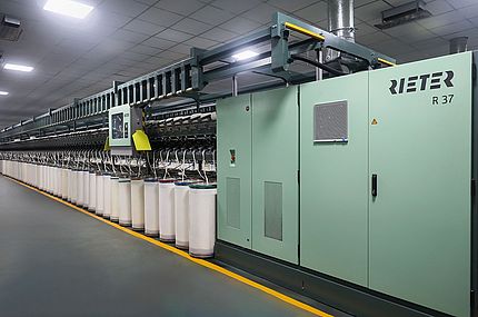 The Rieter R 37 rotor spinning machine with ROBOdoff