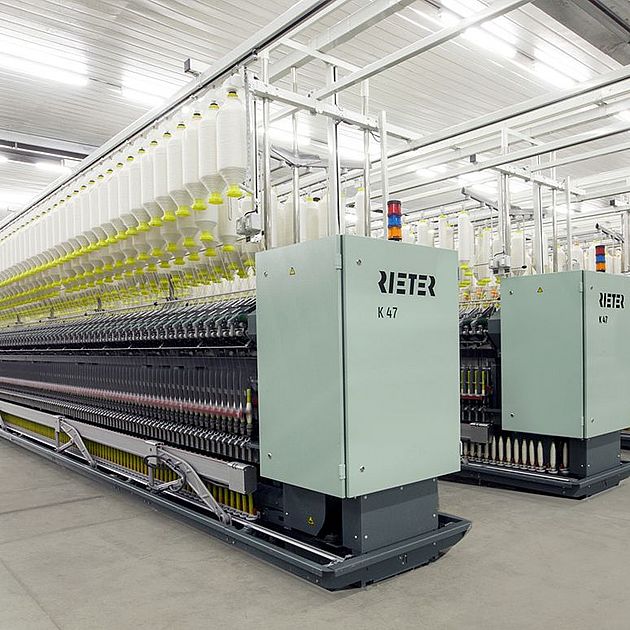 Kompakt iplik makinası K 47 – birden fazla K 47 makinasının bulunduğu eğirme odası