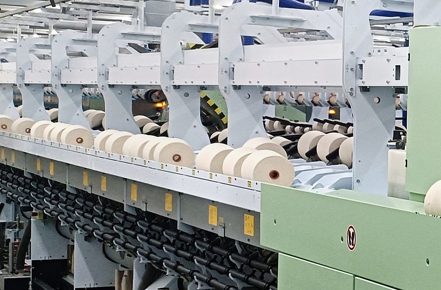 Hindistan'daki Coarser Spinning şirketinde Autoconer X6 ile kaba iplik eğirme.
