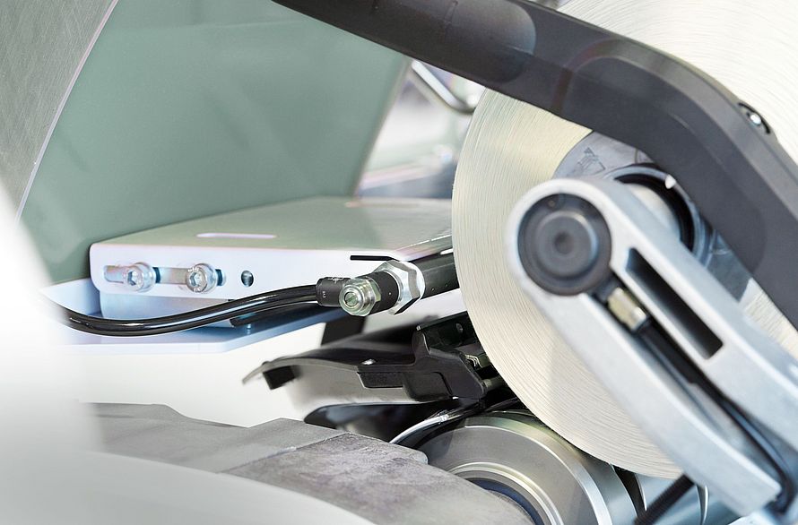 The Smartjet installed on the doffer unit of the Autoconer machine.