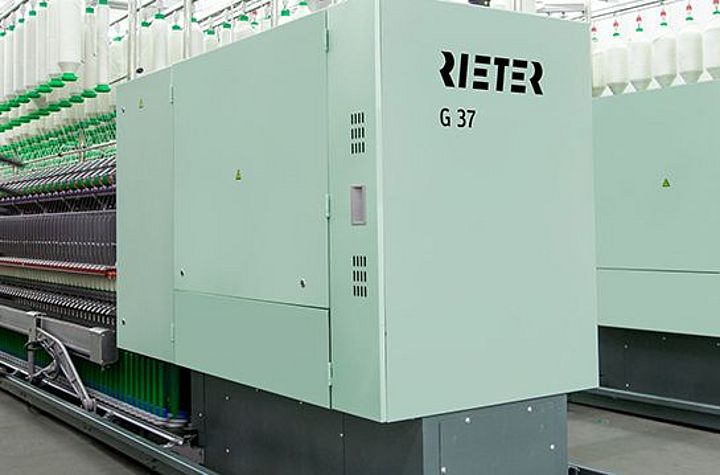 Ring spinning machine G 37 – spinning room with several G 37 machines