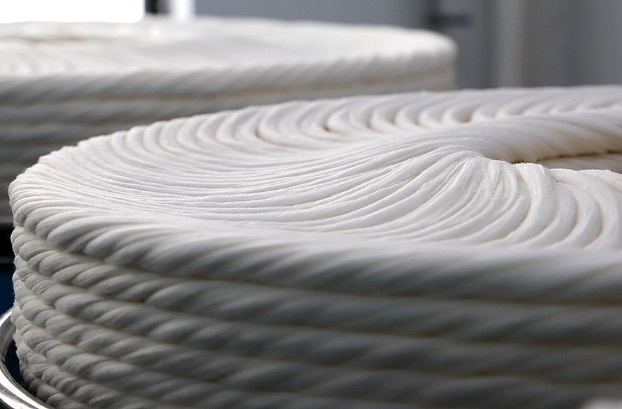 在高速运行的同时，机器能够生产出质量稳定优异的棉条。