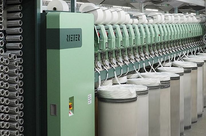 Vollautomatische Rotorspinnmaschine R 70