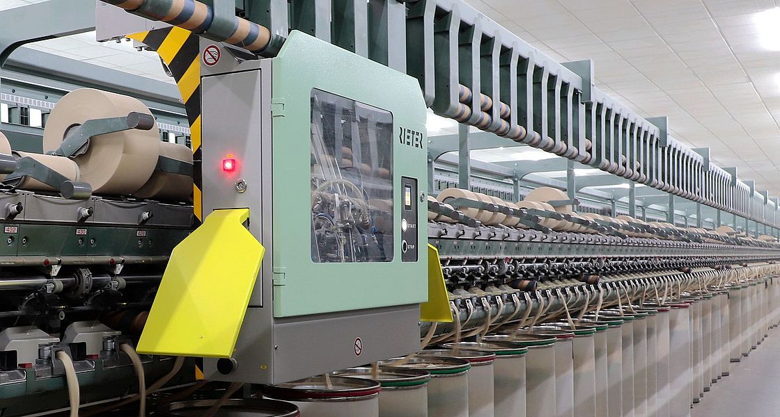 Rotor Spinning Machine R 37 with ROBOdoff