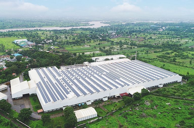 Rieter Wing Standort in Indien, Produktionsstätte mit PV-Anlage auf dem Dach.