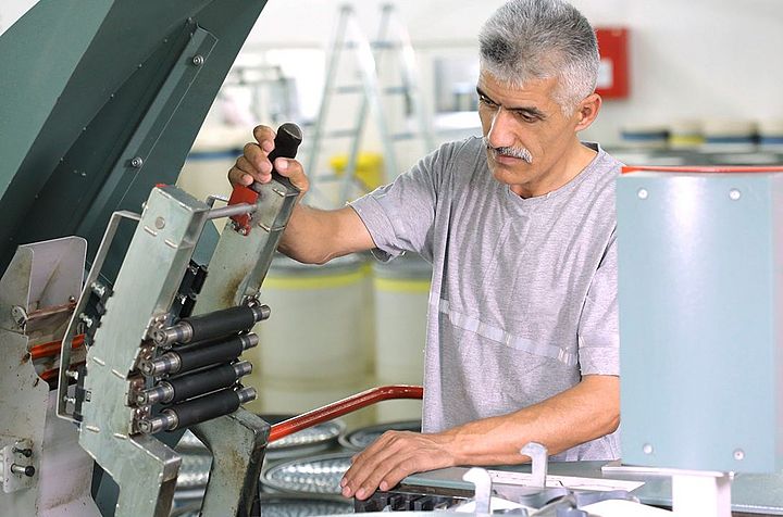 Upgrades and retrofits for blowroom and carding machines 