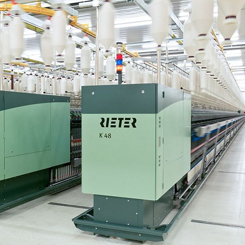 紧密纺纱机K 48 – 安装了数台K 48机器的纺纱车间