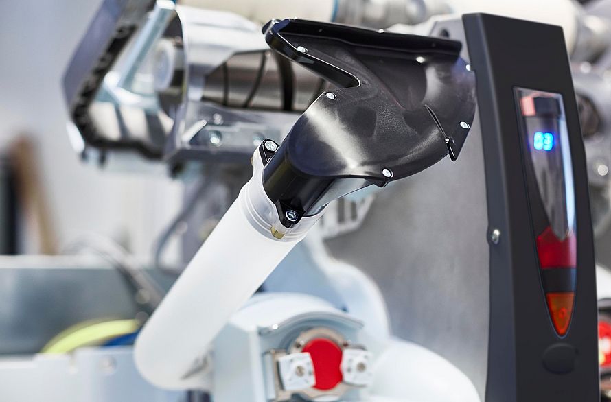 The suction nozzle in operation on the Autoconer machine.