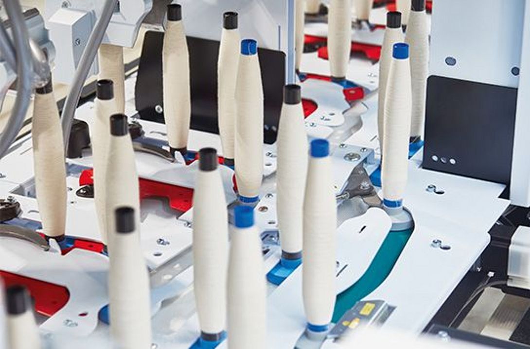 Multilink and Multilot material flow configuration