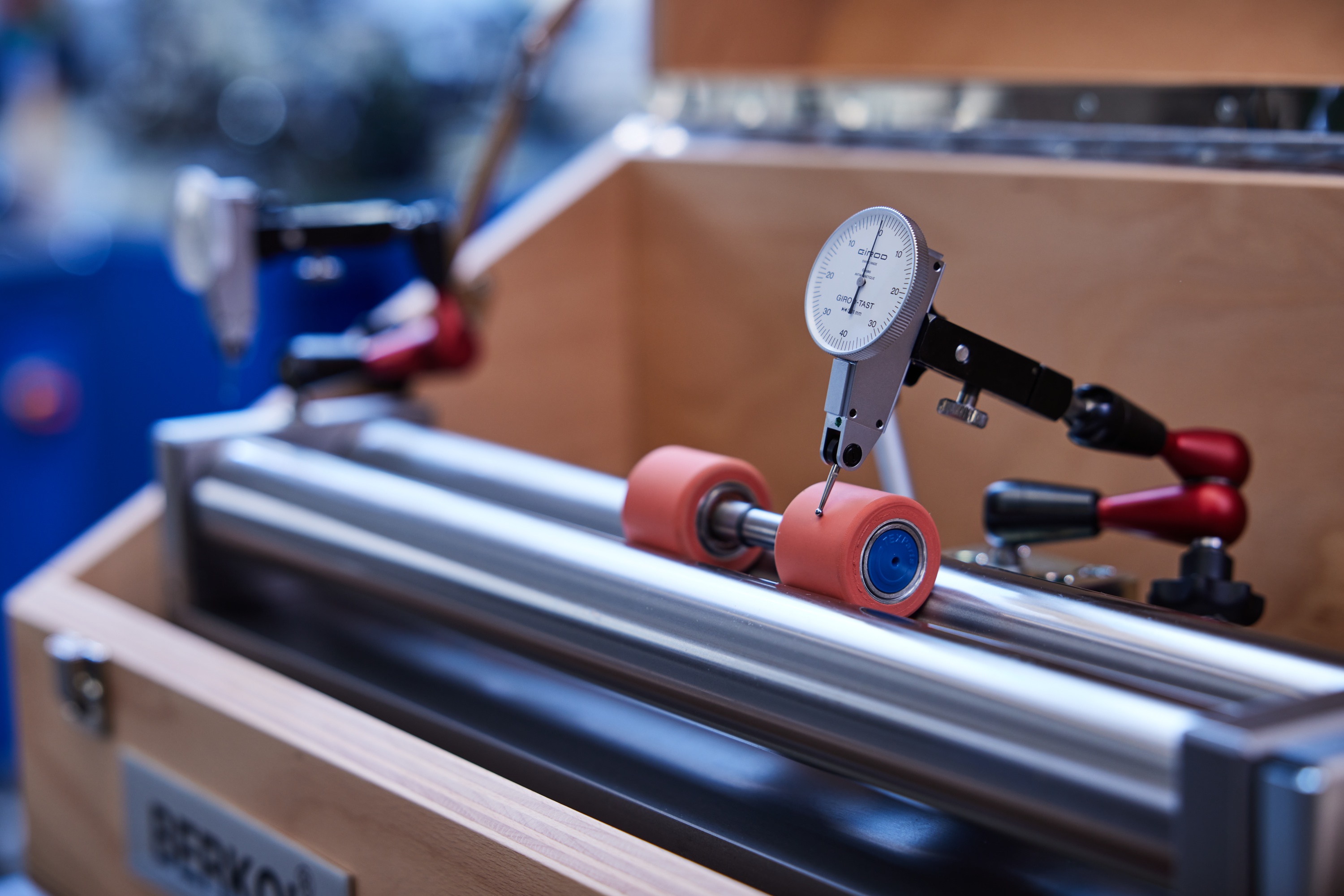 Top roller concentricity tester